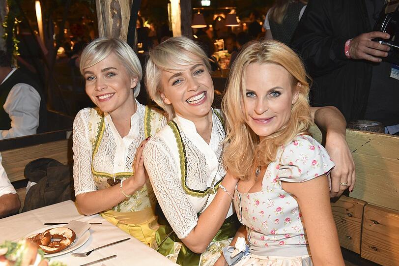 Nina und Julia Meise mit Sonja Kiefer