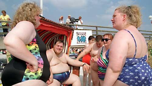 Mitglieder vom Hamburger Verein "Dicke e.V." am Strand Mitglieder vom Hamburger Verein "Dicke e.V." am Strand