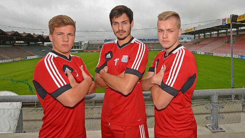 Hachings Prominenz (v.l.): Fabian Götze, Jonas Hummels und Pascal Köpke. Hachings Prominenz (v.l.): Fabian Götze, Jonas Hummels und Pascal Köpke.