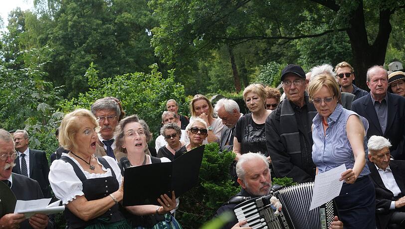 Beerdigung von der Schwabinger Gisela. Die Bilder! Beerdigung von der Schwabinger Gisela. Die Bilder!