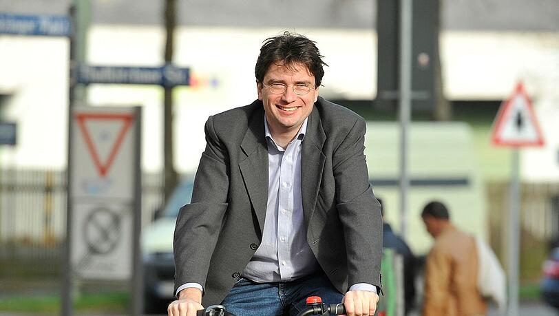 Florian von Brunn (SPD) ist immer mit dem Fahrrad unterwegs. Florian von Brunn (SPD) ist immer mit dem Fahrrad unterwegs.