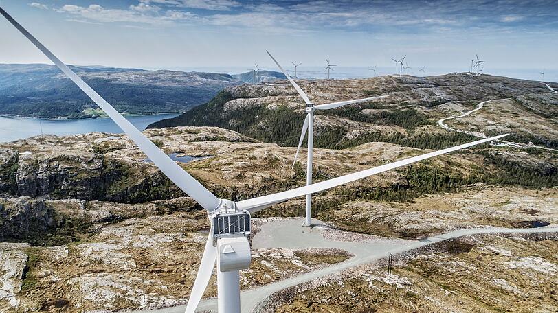 Ein Windpark in Trondheim, Norwegen.
