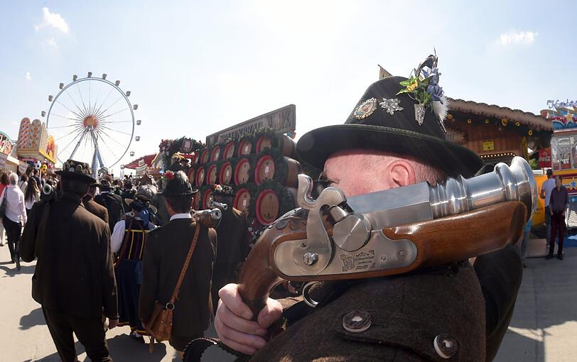 Anstich am Frühlingsfest! Die Bilder!
