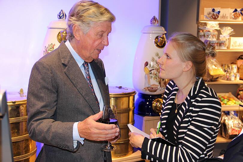 Kaffee-König Albert Darboven (78), hier im Gespräch mit der AZ-Reporterin, kam extra aus Hamburg.