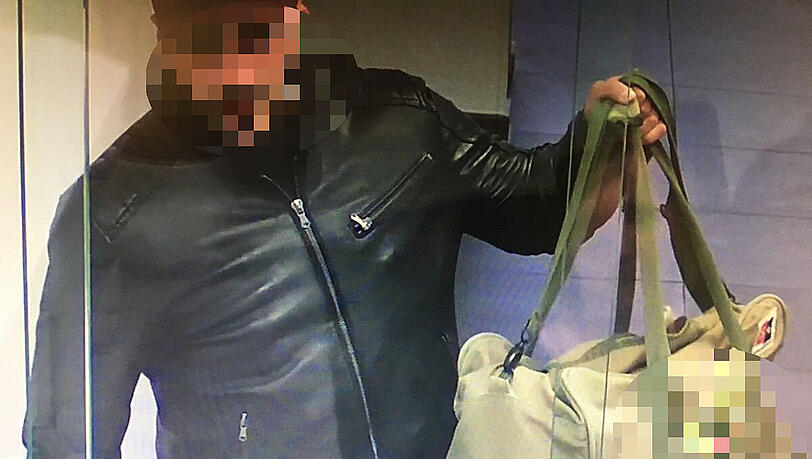 Die Polizei hatte mit einem Foto nach dem Mann gefahndet. Inzwischen ist der Täter gefasst. Die Polizei hatte mit einem Foto nach dem Mann gefahndet. Inzwischen ist der Täter gefasst.