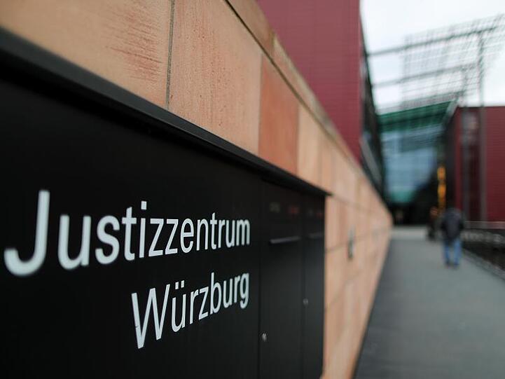 Blick auf das Landgericht in Würzburg. Foto: Daniel Karmann/Archivbild