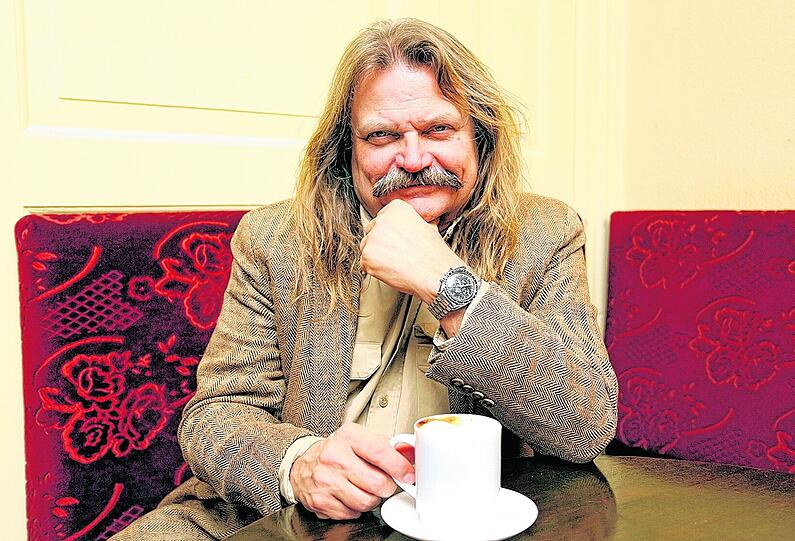 Musiker Leslie Mandoki: &bdquo;Mich verbinden so viele schöne Auftritte mit diesem Format, dass ich es sicher vermissen werde. Ich denke, mit Gottschalk würde es weiterhin funktionieren. Der Mann ist einfach ein Phänomen.&ldquo;