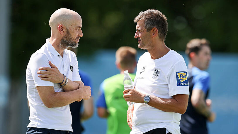Sind ständig im Austausch: Sport-Geschäftsführer Günther Gorenzel (links) und Trainer Michael Köllner.