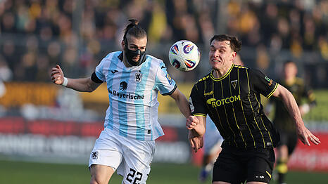 Mit Maske, aber ohne Scheu: Auf Sigurd Haugen (l.) begr&uuml;ndet der TSV 1860 seine Hoffnung auf mehr Tore und Siege in den kommenden Wochen.