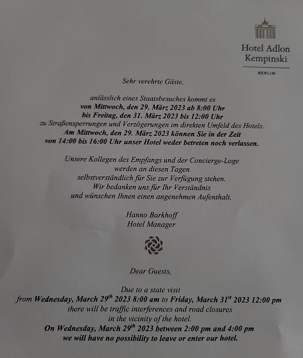 Im Adlon wurde am Mittwoch eine zweistündige Ausgangssperre für alle Hotelgäste angeordnet Im Adlon wurde am Mittwoch eine zweistündige Ausgangssperre für alle Hotelgäste angeordnet