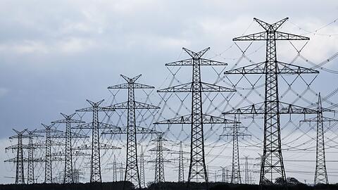Nach der Abschaltung der letzten drei deutschen Kernkraftwerke sind die Strom-Importe gestiegen.