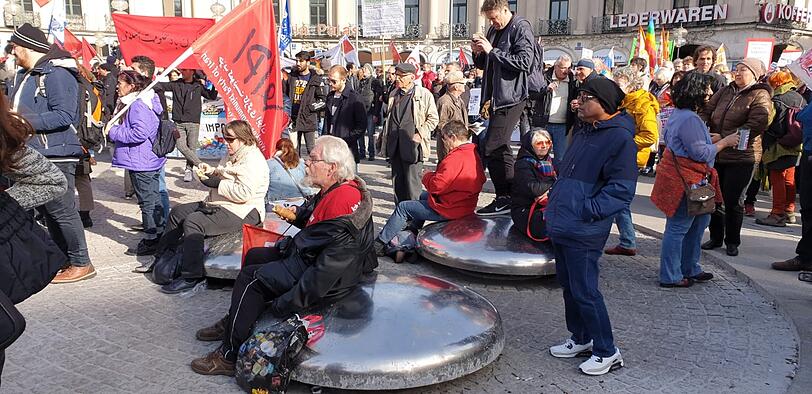 Bilder von der Demo gegen die Sicherheitskonferenz in München.