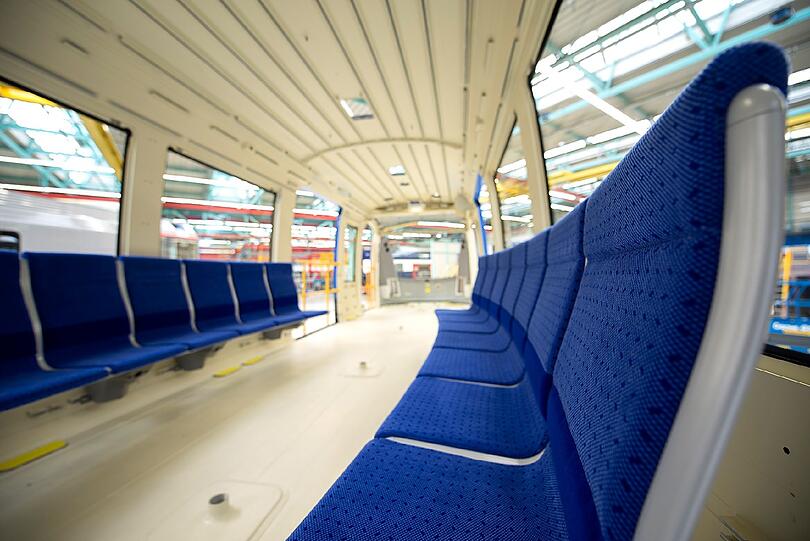 Die Rückkehr der Polster: Die hölzernen Sitze wurden gestrichen.