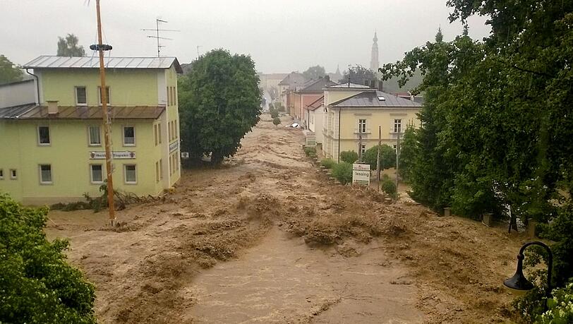 Vor fünf Jahren starben in Simbach am Inn bei einem gewaltigen Hochwasser fünf Menschen. (Archivbild) Vor fünf Jahren starben in Simbach am Inn bei einem gewaltigen Hochwasser fünf Menschen. (Archivbild)