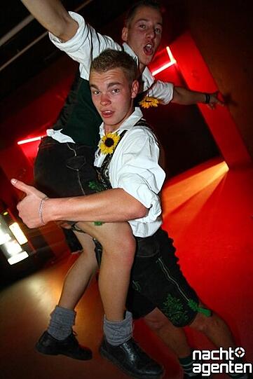 16 Tage Wies&rsquo;n - 16 Tage neuraum am Montag. Mehr Bilder unter:
