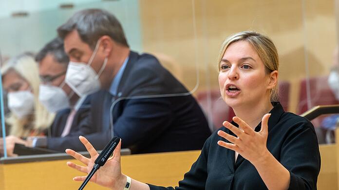 Bayerns Grünen-Fraktionsvorsitzende Katharina Schulze spricht in München.