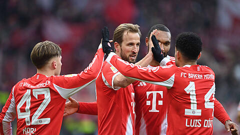 Die Bayern um Torj&auml;ger Harry Kane (M.) setzten sich am Samstagnachmittag beim SV Werder Bremen durch.