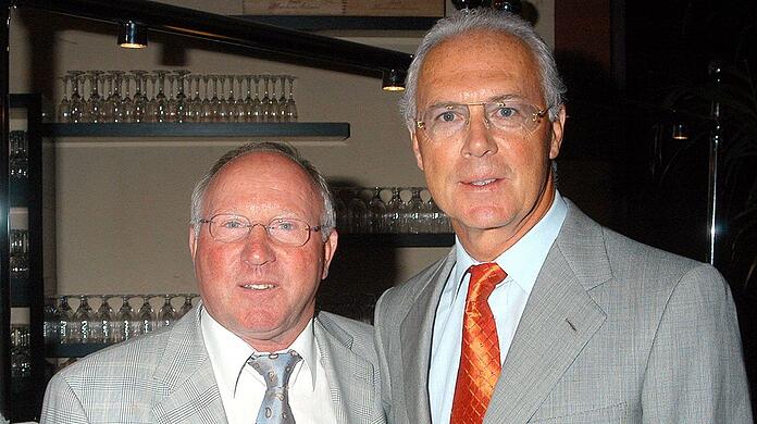Uwe Seeler (l.) und Franz Beckenbauer nahmen immer wieder gemeinsame Termine wahr.