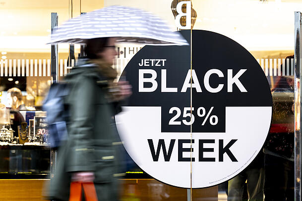 Am Black Friday gibt es vergünstigte Angebote, auch für PCs. Vorher sollte man sich jedoch informieren, welche Geräte für einen infrage kommen und wie viele diese normalerweise kosten.