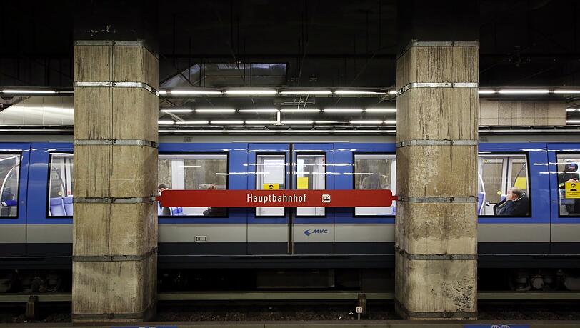 Die Bohrungen finden am Querbahnsteig statt.