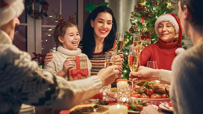 Das Weihnachtsessen besteht meist aus Ente, Gans oder großem Weihnachtsbraten. Nach den Feiertagen soll es aber leichter weitergehen.