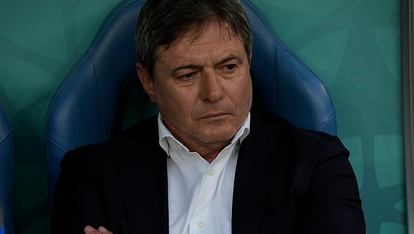 Serbiens Cheftrainer Dragan Stojkovic.