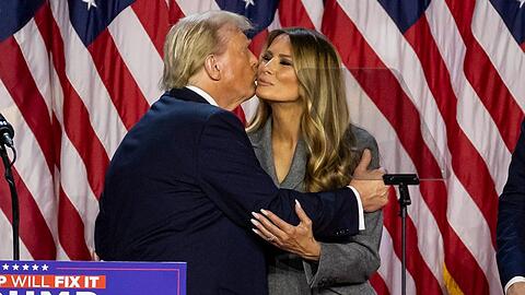 Melania Trump begleitete ihren Mann Donald Trump zur Wahl-Party in Palm Beach, bei der er sich zum Sieger erklärte.