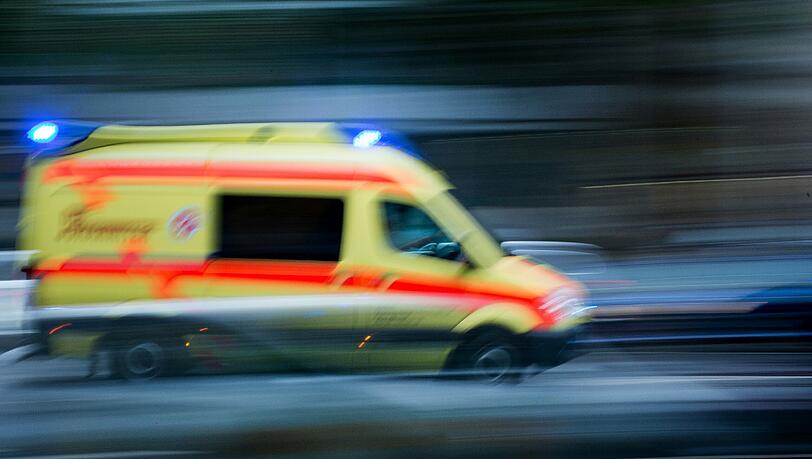 Immer wieder kracht es zwischen Motorradfahrern und Autofahrern gewaltig: Diesmal auf der Schleißheimer Straße (Symbolbild). Immer wieder kracht es zwischen Motorradfahrern und Autofahrern gewaltig: Diesmal auf der Schleißheimer Straße (Symbolbild).