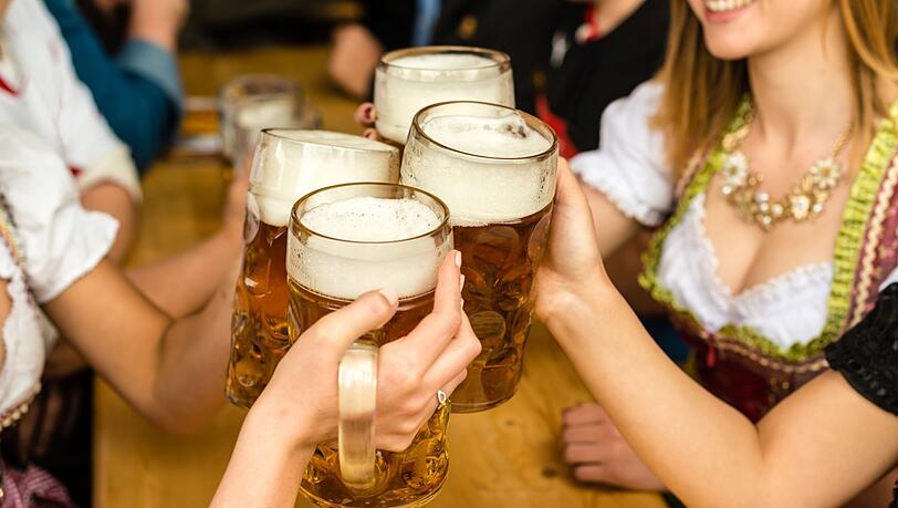 Jetzt kann man einzelne Plätze am Tisch reservieren.
