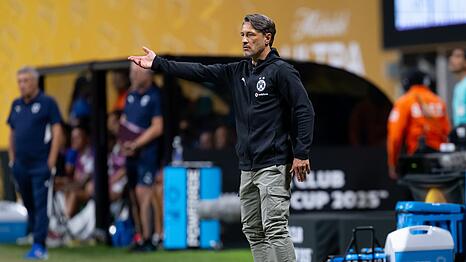 Im klimatisierten Hallenstadion von Atlanta konnte Dortmunds Trainer Niko Kovac sogar mit Jacke am Spielfeldrand stehen.