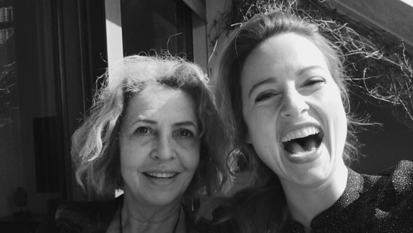 Michaela May verabschiedet sich von Wanda Perlewitz. Die 41-Jährige ist an den Folgen eines Radl-Unfalls gestorben