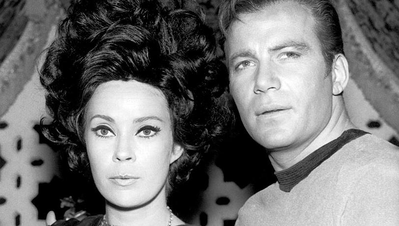 Unvergessener Auftritt: Antoinette Bower an der Seite von William Shatner bei "Star Trek" im Jahr 1967. Unvergessener Auftritt: Antoinette Bower an der Seite von William Shatner bei "Star Trek" im Jahr 1967.