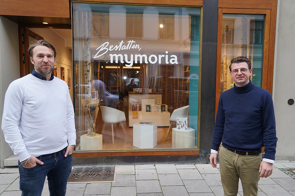 Bestattungsboutique In Munchen Mit Dem Ipad Zur Urne Abendzeitung Munchen