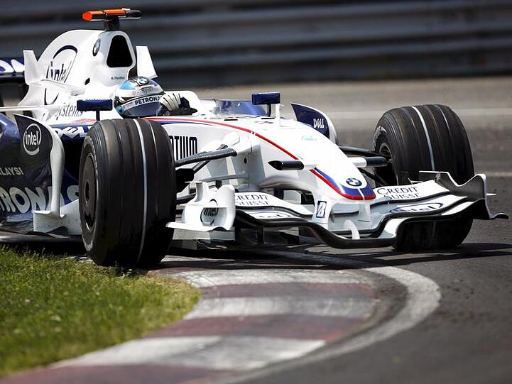 Hat nur zwei Punkte Rückstand auf Mercedes-Fahrer Lewis Hamilton: BMW-Pilot Robert Kubica.