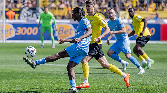 Abiama bringt 1860 in Führung.