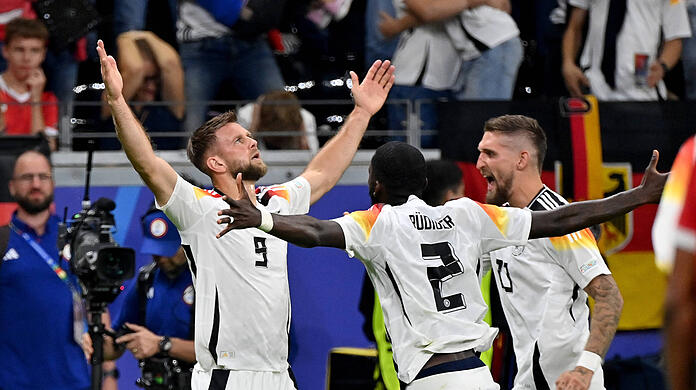 Niclas Füllkrug trifft zum 1:1 gegen die Schweiz.