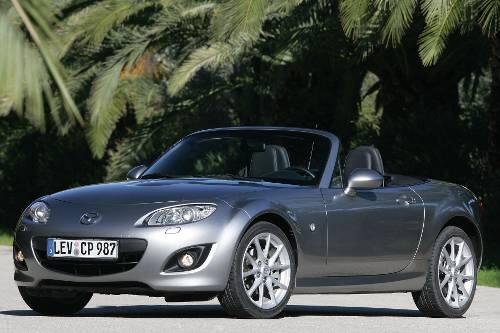 Optisch aufgefrischt: der Roadster-Klassiker MX-5.