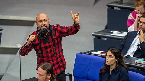 Ferat Kocak ist Sprecher der Linksfraktion f&uuml;r Antifaschismus und Antirassismus. (Archivbild)
