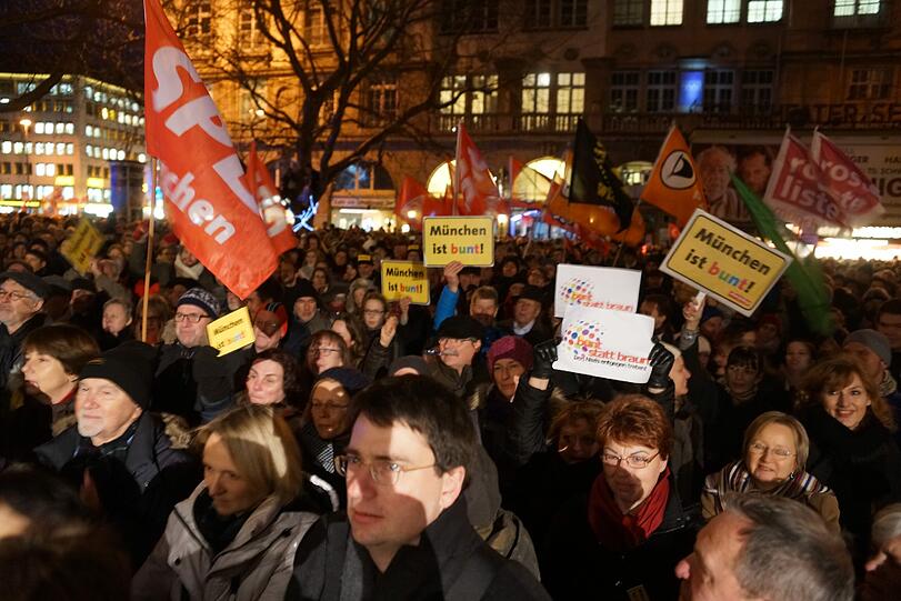Die "München ist bunt"-Kundgebung: Rund 20 000 Teilnehmer demonstrierten für ein tolerantes und weltoffenes München.