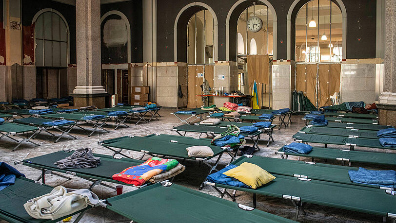 Früher "L'Osteria"-Filiale, jetzt ein provisorischer Schlafsaal für die ukrainischen Flüchtlinge, die am Hauptbahnhof ankommen.