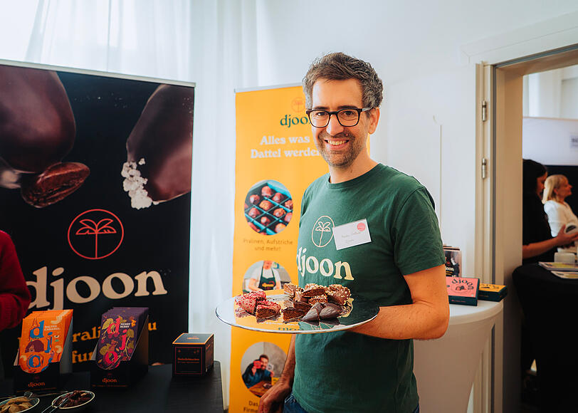 Martin Grellner, Gründer und Geschäftsführer des Münchner Schokoladenherstellers "Djoon" hat eine klare Meinung zu der Entscheidung des EU-Parlaments.