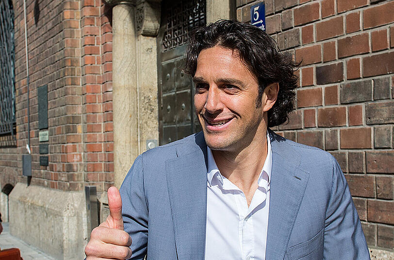 Luca Toni hat in einem Interview über den Trainerwechsel bei seinem Ex-Club und Peps Nachfolger, Carlo Ancelotti, gesprochen