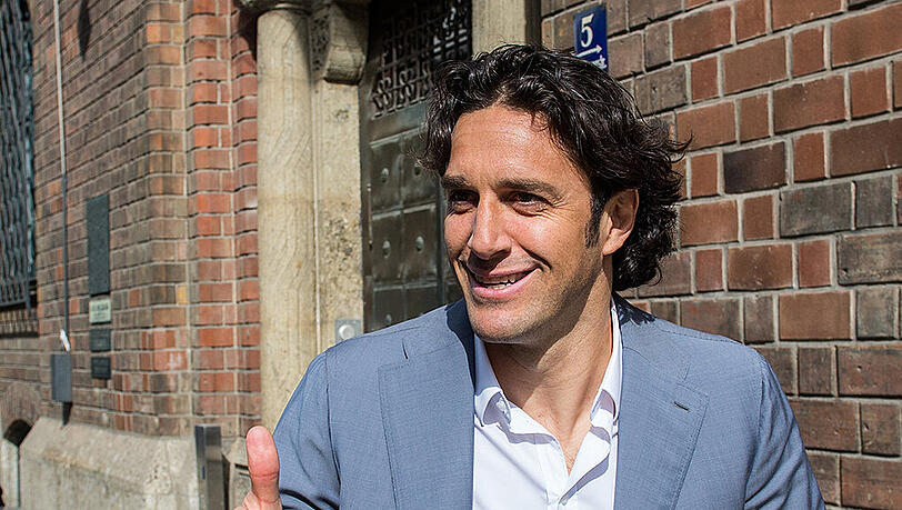 Luca Toni hat in einem Interview über den Trainerwechsel bei seinem Ex-Club und Peps Nachfolger, Carlo Ancelotti, gesprochen Luca Toni hat in einem Interview über den Trainerwechsel bei seinem Ex-Club und Peps Nachfolger, Carlo Ancelotti, gesprochen