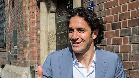 Luca Toni hat in einem Interview über den Trainerwechsel bei seinem Ex-Club und Peps Nachfolger, Carlo Ancelotti, gesprochen