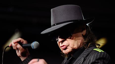 Udo Lindenberg muss aufgrund gesundheitlicher Probleme einen geplanten Auftritt absagen.