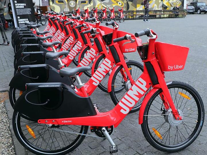 Das Produkt soll zunächst in 12 Stadtteilen Berlin mit 1000 Stück verfügbar sein.