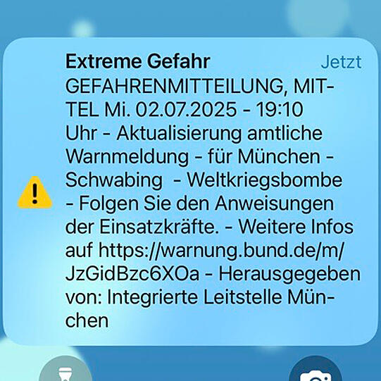 Auch die App Katwarn hat kurz nach 19 Uhr eine Warnmitteilung übermittelt.