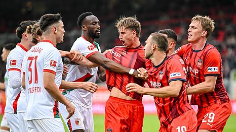 Eine Szene aus dem emotionalen Hinrundenspiel. (Archivbild)