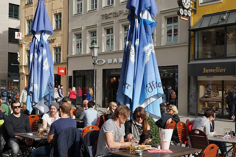 So genießen die Münchner das herrliche Frühlingswetter am Wochenende.