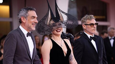 Gelungene "Joker: Folie à Deux"-Premiere in Venedig: Todd Philipps, Lady Gaga und Joaquin Phoenix (r.)